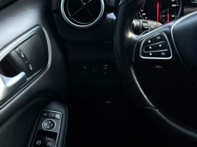 Черный Мерседес 250, объемом двигателя 0 л и пробегом 154 тыс. км за 10100 $, фото 12 на Automoto.ua