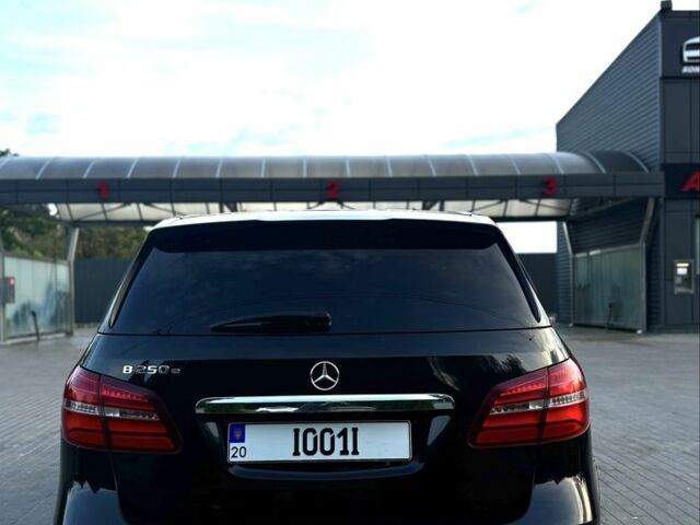 Черный Мерседес 250, объемом двигателя 0 л и пробегом 154 тыс. км за 10100 $, фото 5 на Automoto.ua