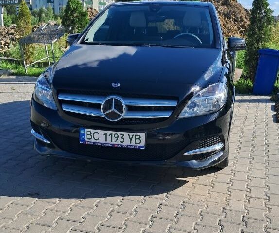 Черный Мерседес 250, объемом двигателя 0 л и пробегом 100 тыс. км за 11000 $, фото 7 на Automoto.ua