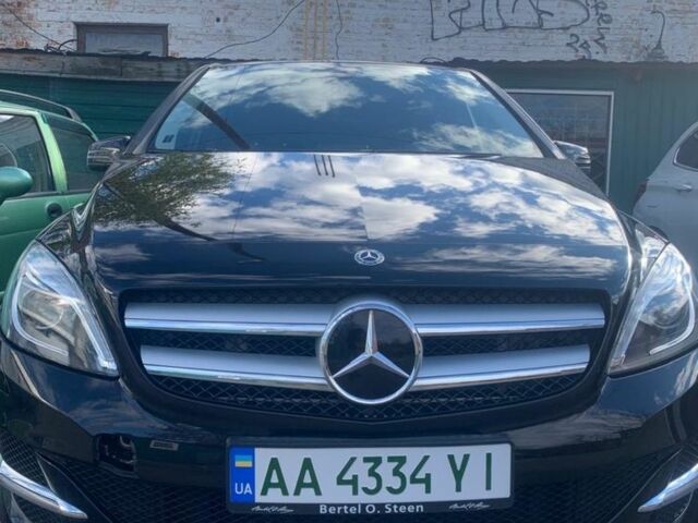 Чорний Мерседес 250, об'ємом двигуна 0 л та пробігом 70 тис. км за 10900 $, фото 3 на Automoto.ua