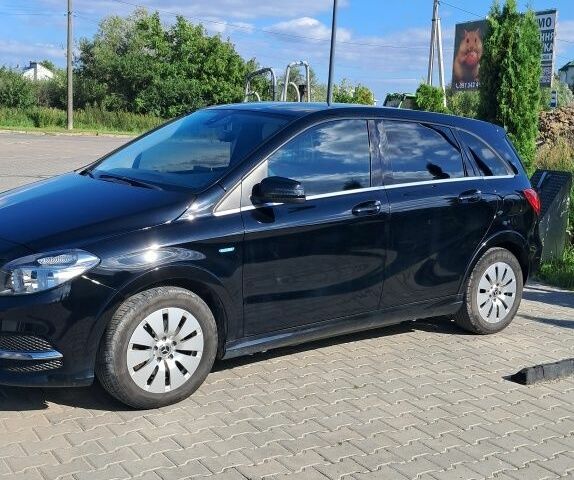 Черный Мерседес 250, объемом двигателя 0 л и пробегом 100 тыс. км за 11000 $, фото 4 на Automoto.ua