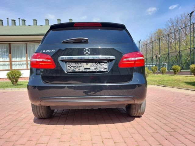 Чорний Мерседес 250, об'ємом двигуна 0 л та пробігом 81 тис. км за 16260 $, фото 7 на Automoto.ua