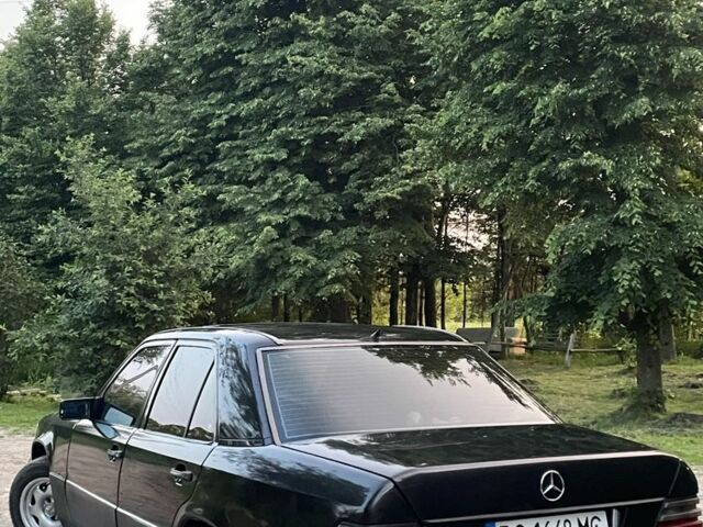 Черный Мерседес 250, объемом двигателя 2.5 л и пробегом 300 тыс. км за 2400 $, фото 10 на Automoto.ua