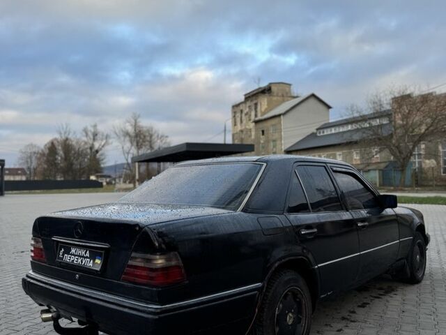 Черный Мерседес 250, объемом двигателя 2.5 л и пробегом 400 тыс. км за 1999 $, фото 2 на Automoto.ua