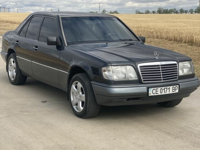 Черный Мерседес 250, объемом двигателя 2.5 л и пробегом 550 тыс. км за 4200 $, фото 6 на Automoto.ua