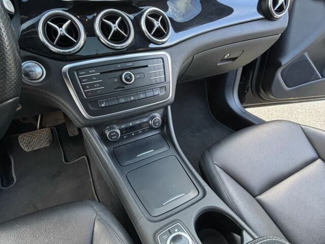 Черный Мерседес 250, объемом двигателя 2 л и пробегом 174 тыс. км за 14000 $, фото 14 на Automoto.ua