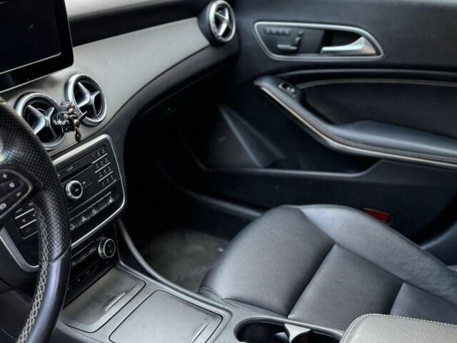 Черный Мерседес 250, объемом двигателя 2 л и пробегом 152 тыс. км за 15000 $, фото 6 на Automoto.ua