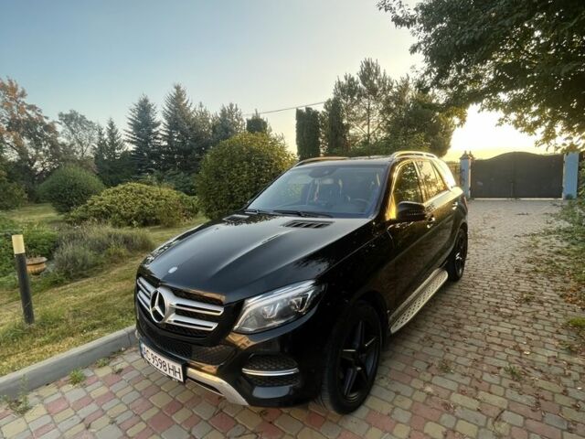 Черный Мерседес 250, объемом двигателя 2.1 л и пробегом 260 тыс. км за 35000 $, фото 6 на Automoto.ua