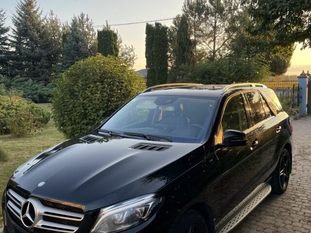 Черный Мерседес 250, объемом двигателя 2.1 л и пробегом 260 тыс. км за 35000 $, фото 9 на Automoto.ua