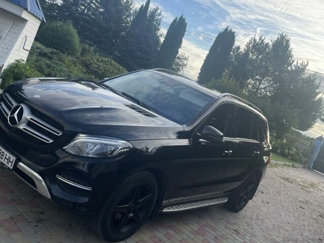 Черный Мерседес 250, объемом двигателя 2.1 л и пробегом 260 тыс. км за 35000 $, фото 5 на Automoto.ua