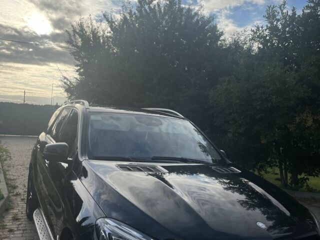 Черный Мерседес 250, объемом двигателя 2.1 л и пробегом 260 тыс. км за 35000 $, фото 2 на Automoto.ua