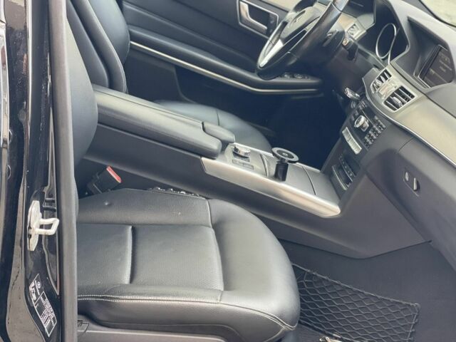 Черный Мерседес 250, объемом двигателя 2 л и пробегом 185 тыс. км за 16800 $, фото 4 на Automoto.ua