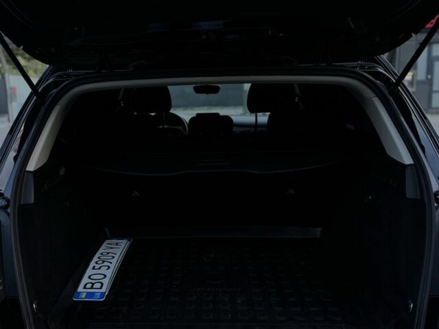 Чорний Мерседес 250, об'ємом двигуна 0 л та пробігом 147 тис. км за 10900 $, фото 6 на Automoto.ua