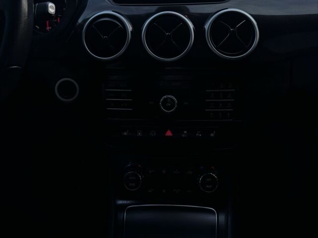 Чорний Мерседес 250, об'ємом двигуна 0 л та пробігом 147 тис. км за 10900 $, фото 12 на Automoto.ua