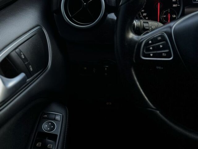 Чорний Мерседес 250, об'ємом двигуна 0 л та пробігом 147 тис. км за 10900 $, фото 11 на Automoto.ua