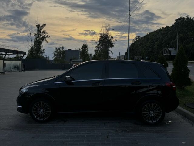 Чорний Мерседес 250, об'ємом двигуна 0 л та пробігом 147 тис. км за 10900 $, фото 4 на Automoto.ua