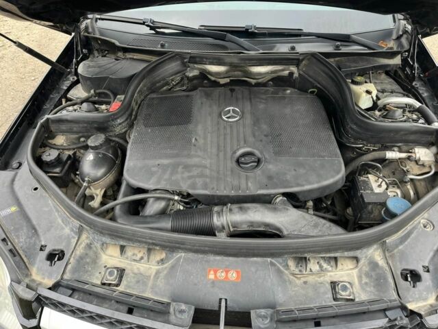 Чорний Мерседес 250, об'ємом двигуна 2.1 л та пробігом 215 тис. км за 19500 $, фото 7 на Automoto.ua