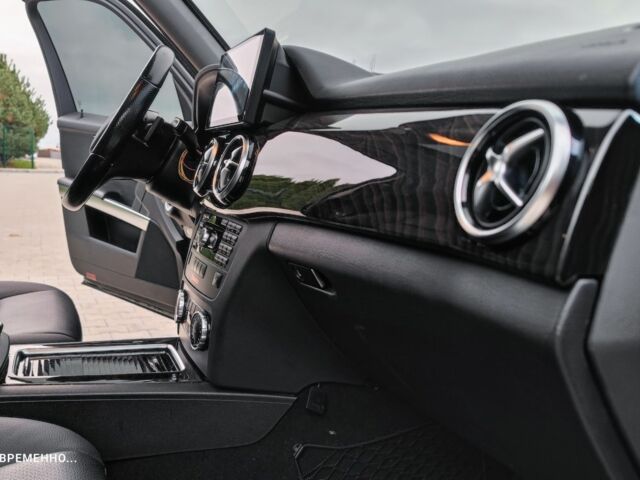 Чорний Мерседес 250, об'ємом двигуна 2.2 л та пробігом 270 тис. км за 18450 $, фото 20 на Automoto.ua