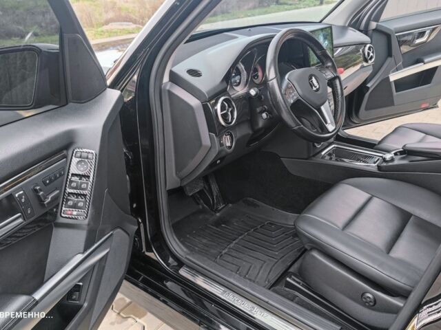 Чорний Мерседес 250, об'ємом двигуна 2.2 л та пробігом 270 тис. км за 18450 $, фото 17 на Automoto.ua