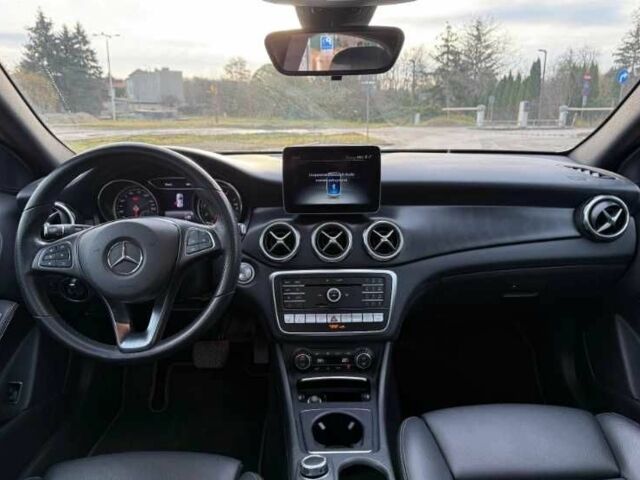 Черный Мерседес 250, объемом двигателя 2 л и пробегом 103 тыс. км за 12800 $, фото 9 на Automoto.ua