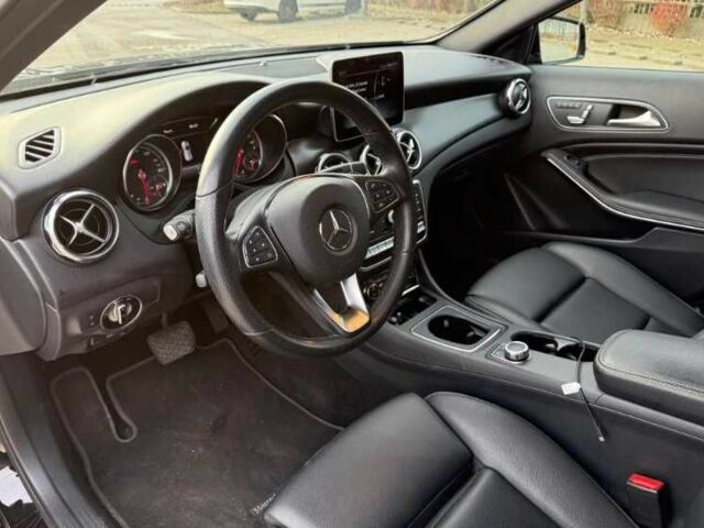 Черный Мерседес 250, объемом двигателя 2 л и пробегом 103 тыс. км за 12800 $, фото 8 на Automoto.ua