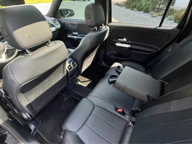 Черный Мерседес 250, объемом двигателя 2 л и пробегом 179 тыс. км за 677 $, фото 8 на Automoto.ua