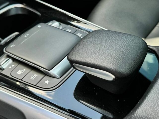 Черный Мерседес 250, объемом двигателя 2 л и пробегом 179 тыс. км за 677 $, фото 10 на Automoto.ua