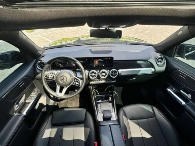 Черный Мерседес 250, объемом двигателя 2 л и пробегом 179 тыс. км за 677 $, фото 7 на Automoto.ua