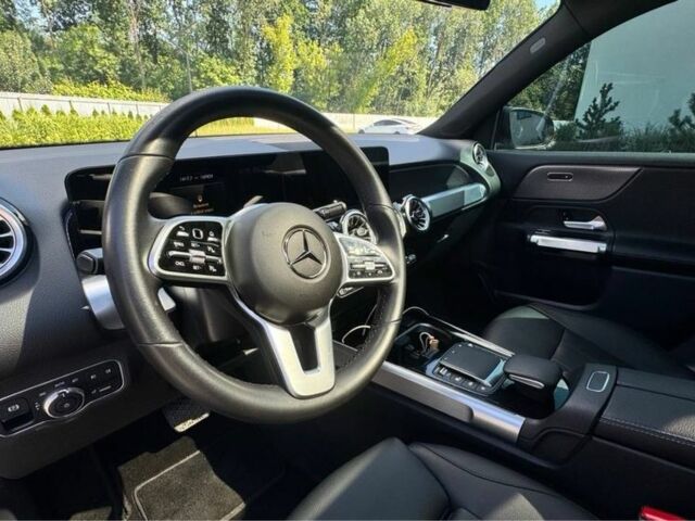 Черный Мерседес 250, объемом двигателя 2 л и пробегом 179 тыс. км за 677 $, фото 12 на Automoto.ua