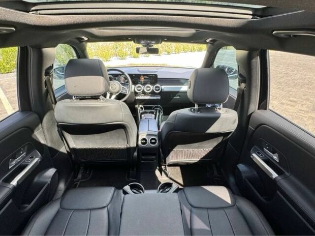 Черный Мерседес 250, объемом двигателя 2 л и пробегом 179 тыс. км за 677 $, фото 11 на Automoto.ua