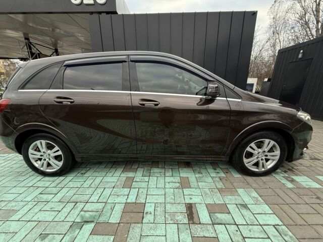 Коричневий Мерседес 250, об'ємом двигуна 0 л та пробігом 99 тис. км за 10900 $, фото 2 на Automoto.ua