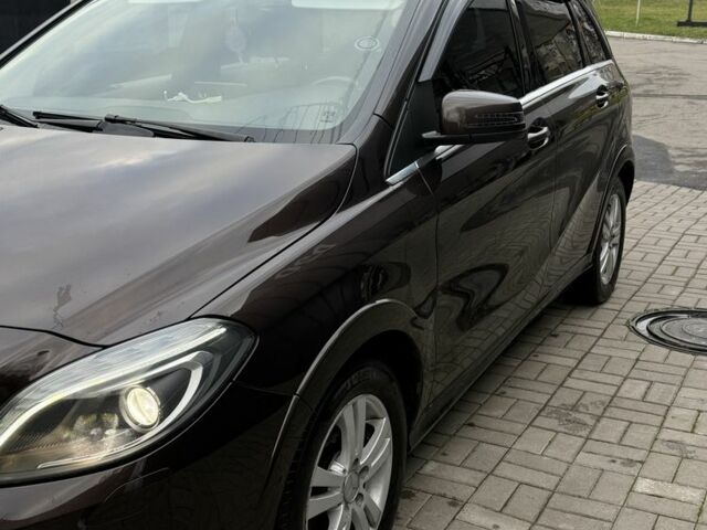 Коричневий Мерседес 250, об'ємом двигуна 0 л та пробігом 99 тис. км за 10900 $, фото 1 на Automoto.ua