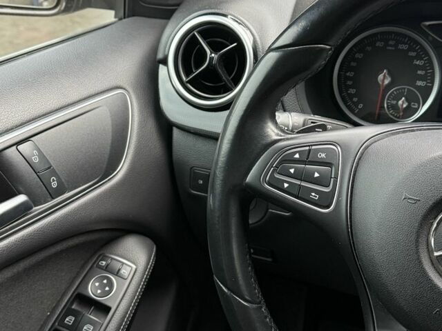 Коричневий Мерседес 250, об'ємом двигуна 0 л та пробігом 99 тис. км за 10900 $, фото 6 на Automoto.ua