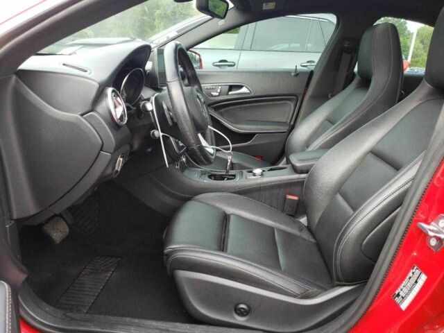 Красный Мерседес 250, объемом двигателя 2 л и пробегом 38 тыс. км за 3500 $, фото 6 на Automoto.ua