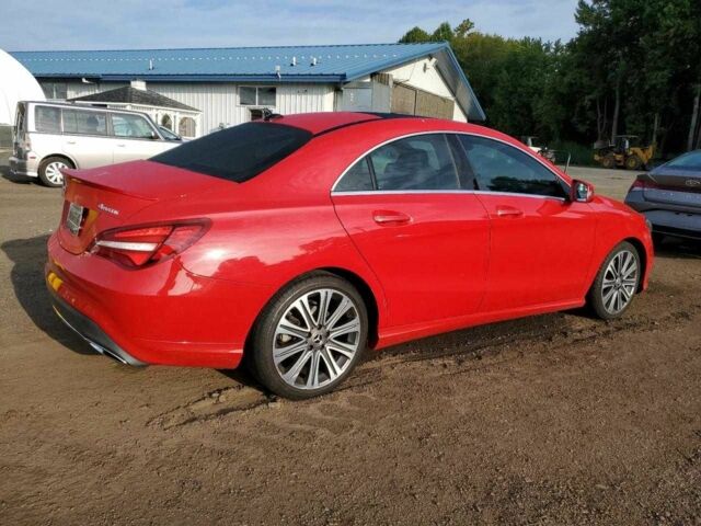 Красный Мерседес 250, объемом двигателя 2 л и пробегом 38 тыс. км за 3500 $, фото 2 на Automoto.ua