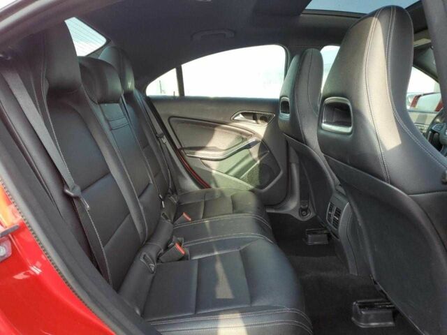 Красный Мерседес 250, объемом двигателя 2 л и пробегом 38 тыс. км за 3500 $, фото 9 на Automoto.ua