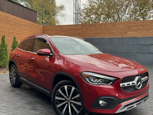 Красный Мерседес 250, объемом двигателя 2 л и пробегом 70 тыс. км за 28500 $, фото 3 на Automoto.ua