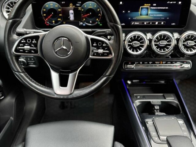 Красный Мерседес 250, объемом двигателя 2 л и пробегом 70 тыс. км за 28500 $, фото 8 на Automoto.ua