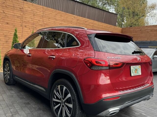 Красный Мерседес 250, объемом двигателя 2 л и пробегом 70 тыс. км за 28500 $, фото 4 на Automoto.ua