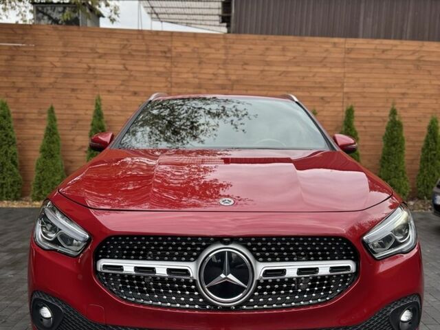 Красный Мерседес 250, объемом двигателя 2 л и пробегом 70 тыс. км за 28500 $, фото 2 на Automoto.ua