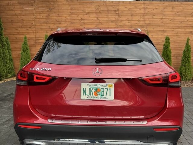 Красный Мерседес 250, объемом двигателя 2 л и пробегом 70 тыс. км за 28500 $, фото 5 на Automoto.ua