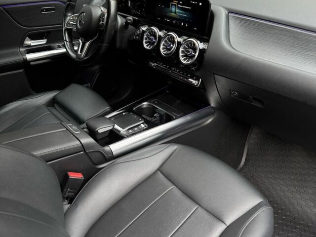 Красный Мерседес 250, объемом двигателя 2 л и пробегом 70 тыс. км за 28500 $, фото 11 на Automoto.ua