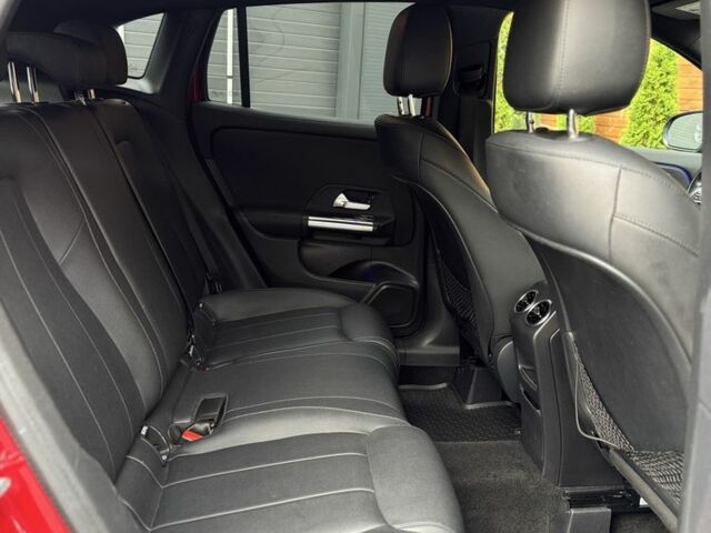 Красный Мерседес 250, объемом двигателя 2 л и пробегом 70 тыс. км за 28500 $, фото 12 на Automoto.ua