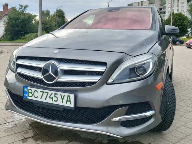 Сірий Мерседес 250, об'ємом двигуна 0 л та пробігом 120 тис. км за 9500 $, фото 4 на Automoto.ua