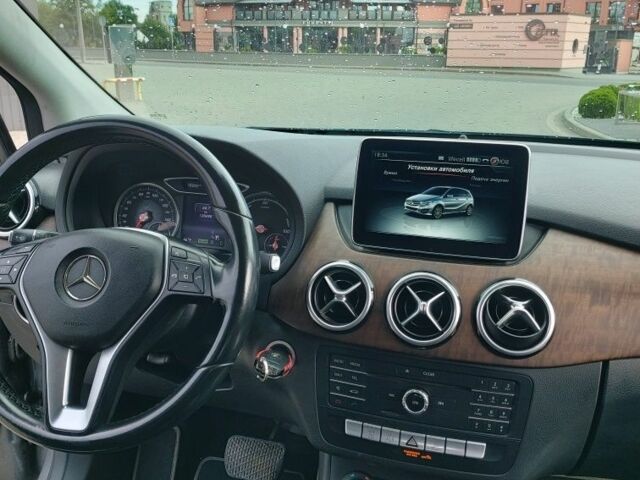 Сірий Мерседес 250, об'ємом двигуна 0 л та пробігом 120 тис. км за 9500 $, фото 7 на Automoto.ua