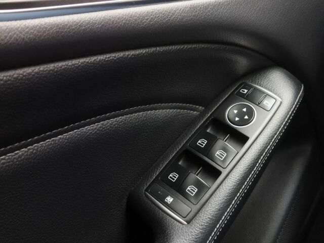 Серый Мерседес 250, объемом двигателя 0 л и пробегом 137 тыс. км за 10100 $, фото 10 на Automoto.ua