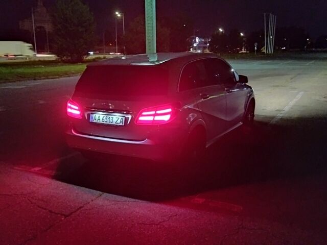 Сірий Мерседес 250, об'ємом двигуна 0 л та пробігом 139 тис. км за 9900 $, фото 7 на Automoto.ua