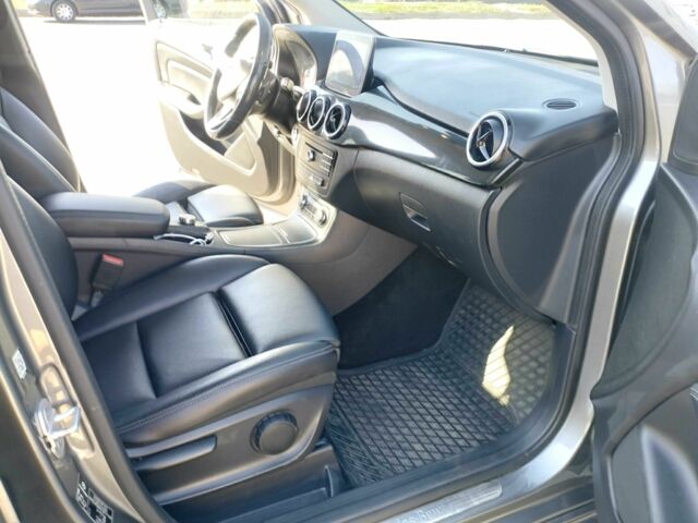 Серый Мерседес 250, объемом двигателя 0 л и пробегом 127 тыс. км за 10199 $, фото 15 на Automoto.ua