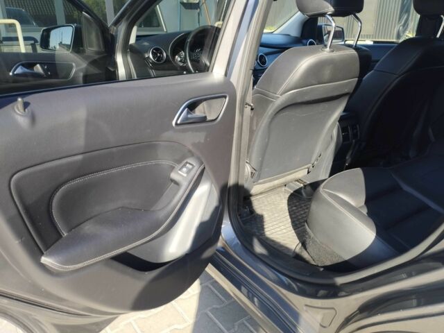 Серый Мерседес 250, объемом двигателя 0 л и пробегом 127 тыс. км за 10199 $, фото 19 на Automoto.ua