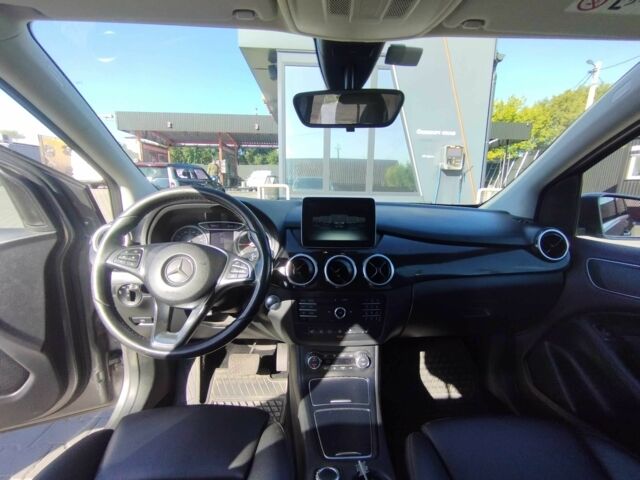 Серый Мерседес 250, объемом двигателя 0 л и пробегом 127 тыс. км за 10199 $, фото 11 на Automoto.ua